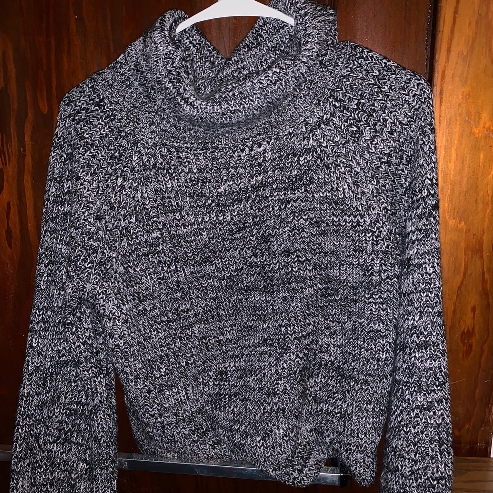 Black and white knit turtleneck cropped sweater